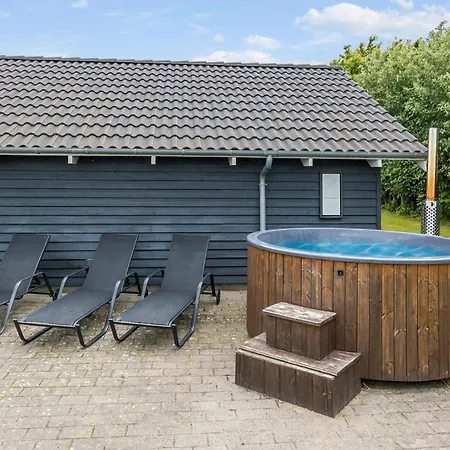 Casa de Férias Pet Friendly In Sydals With Sauna *